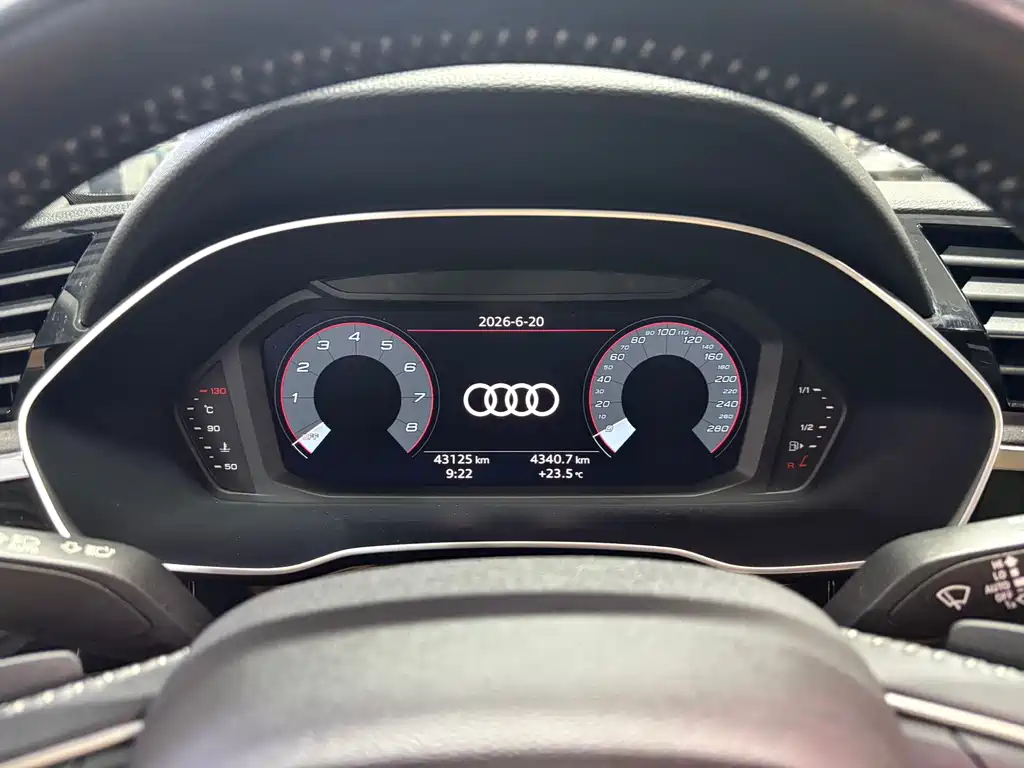 Audi Q3 2022 — фото 12