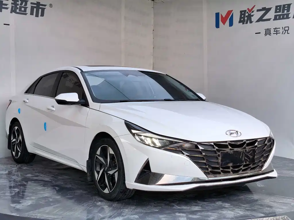 Hyundai Elantra 2022