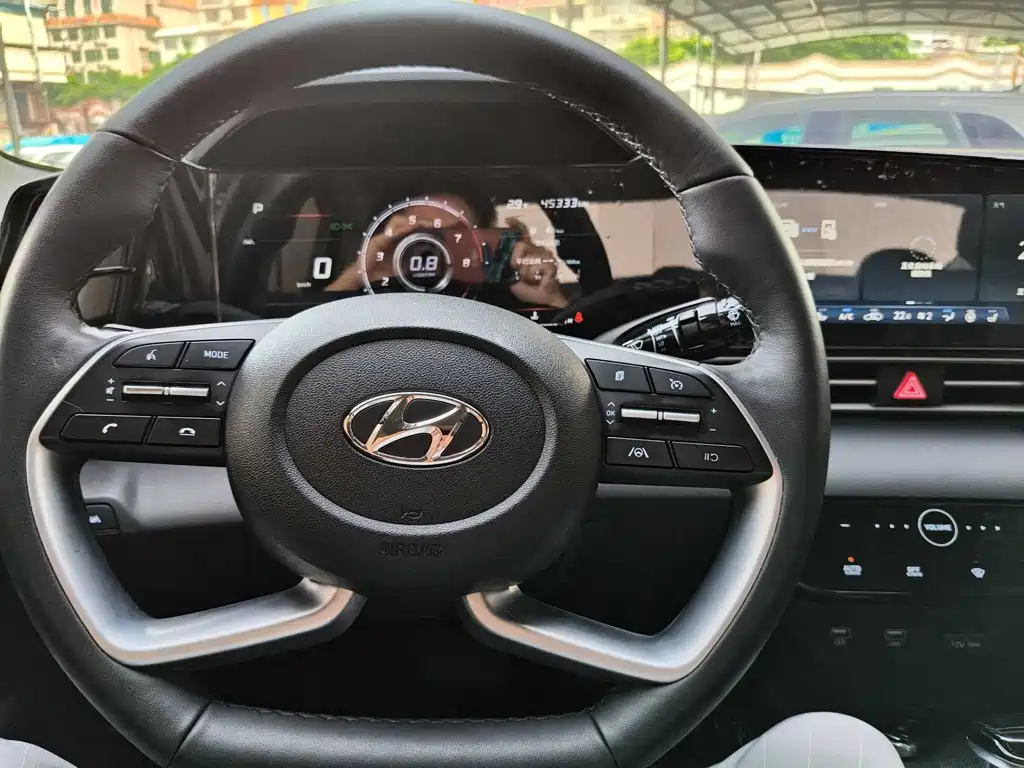Hyundai Elantra 2022 — фото 14