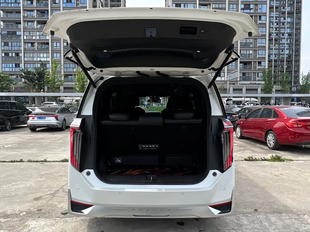 GAC Motor Trumpchi M8 2022 — фото 25