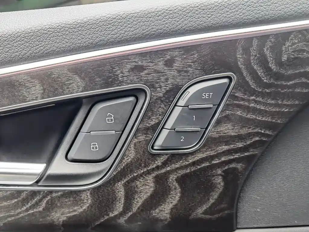 Audi Q7 2020 — фото 15