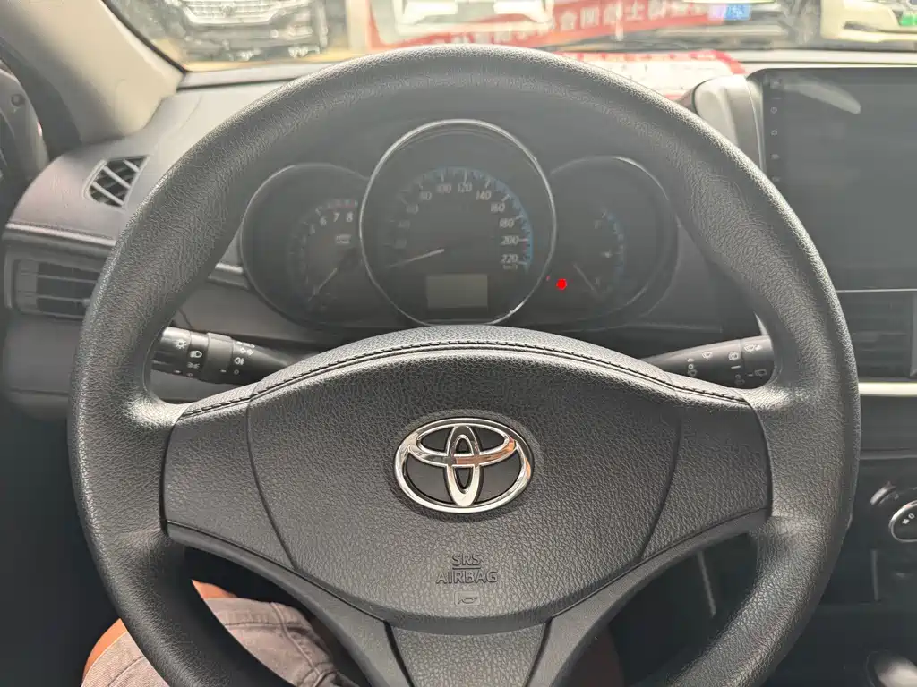 Toyota Yaris L 2019