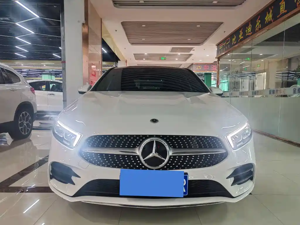 Mercedes-Benz A-Class 2022 — фото 2