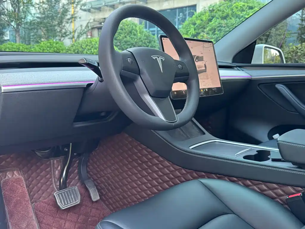 Tesla Model Y 2023 — фото 9