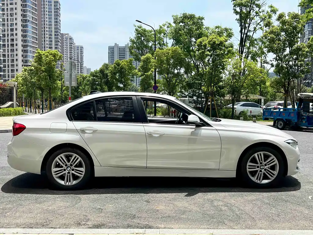 BMW 3 Series 2017