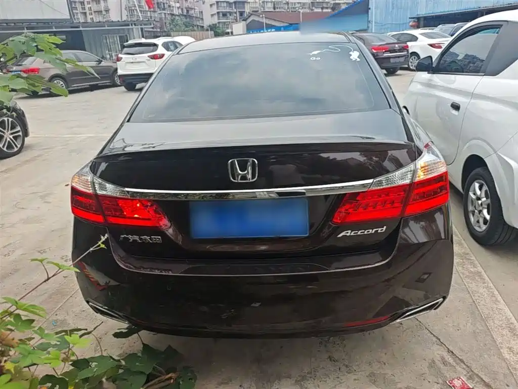 Honda Accord 2015 — фото 6