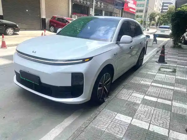 Li Auto L6 2024