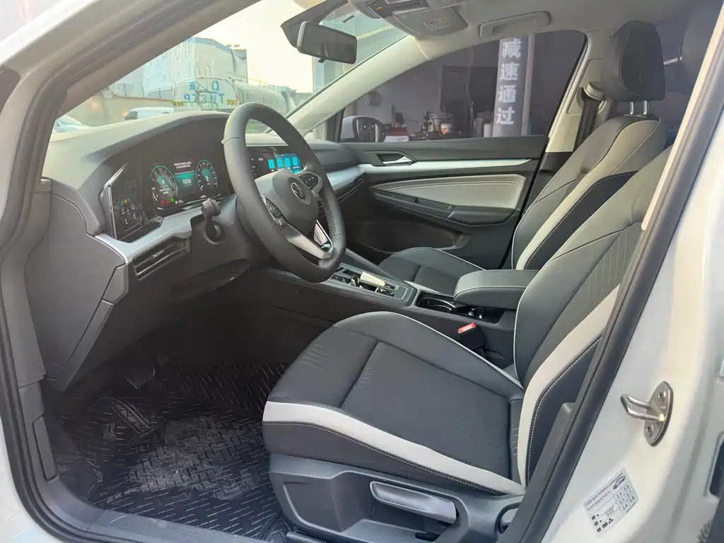 Volkswagen Golf 2022