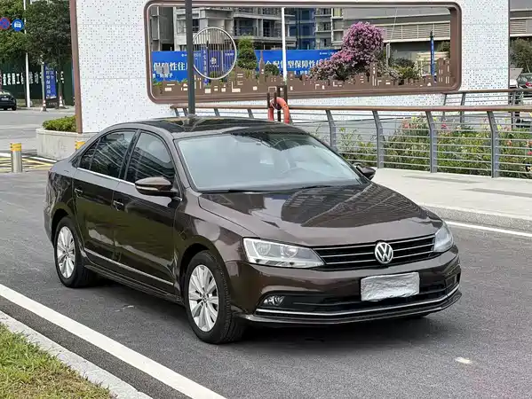 Volkswagen Sagitar 2016
