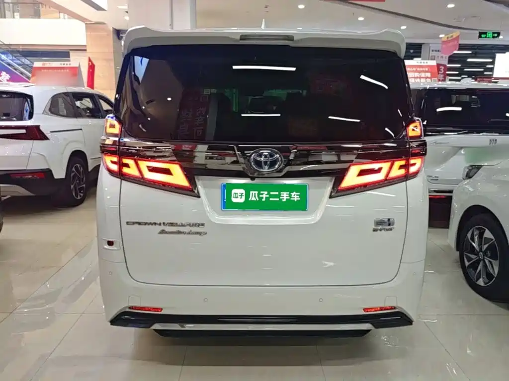 Toyota Vellfire 2021 — фото 6