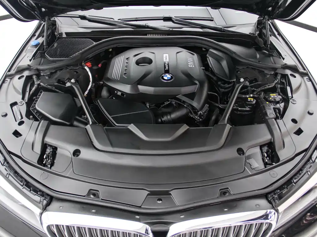BMW 7 Series 2018 — фото 17