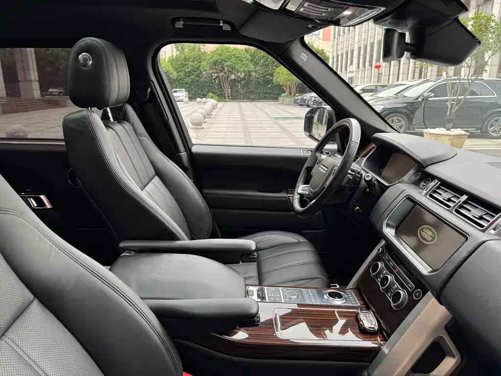 Land Rover Range Rover 2018 — фото 30