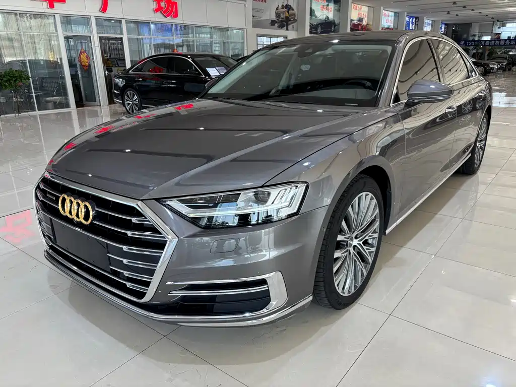 Audi A8 2018 — фото 1