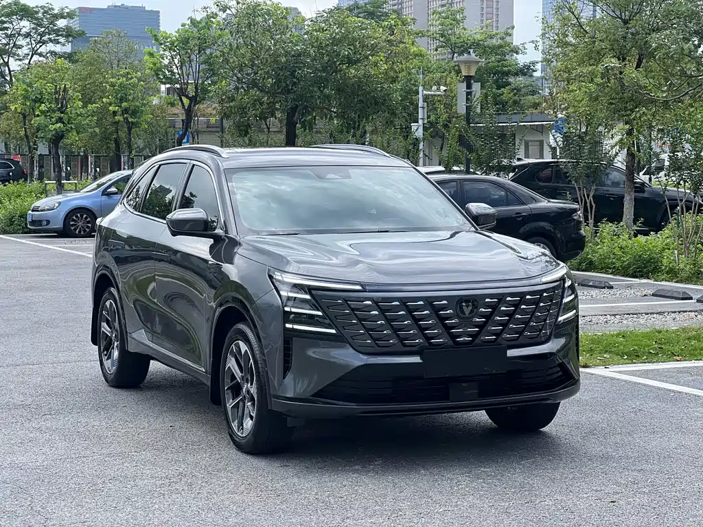Changan CS75PLUS 2025 — фото 3