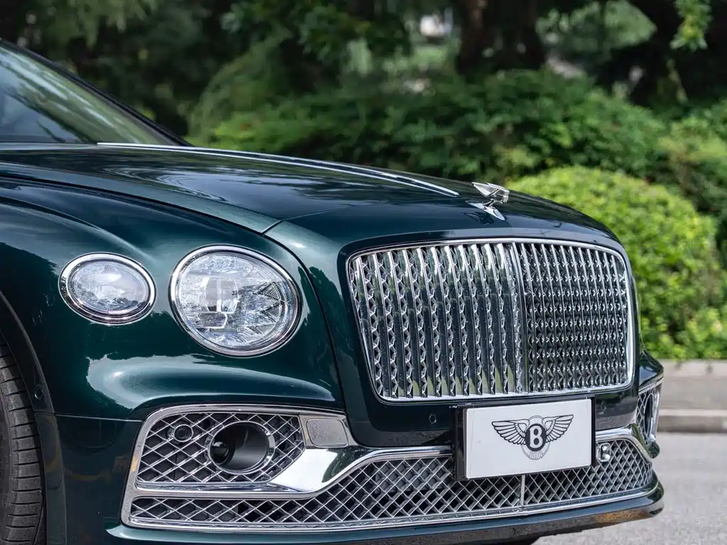 Bentley Flying Spur PHEV 2023 — фото 6