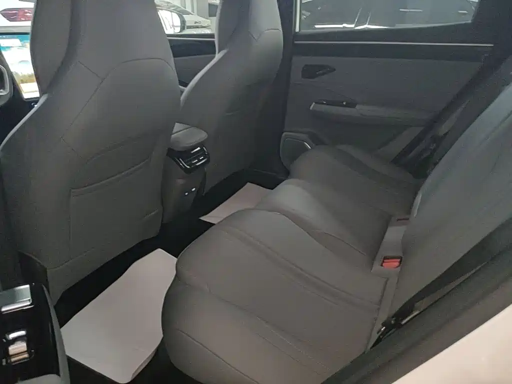 Geely Galaxy L7 2025 — фото 13