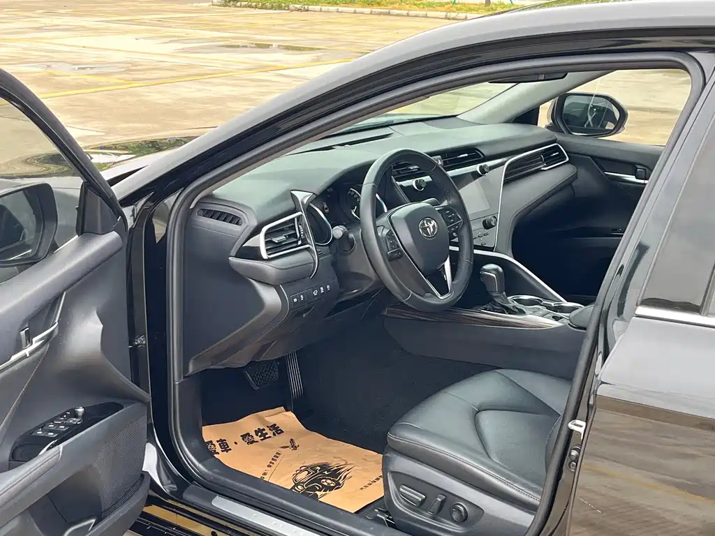 Toyota Camry 2020 — фото 15