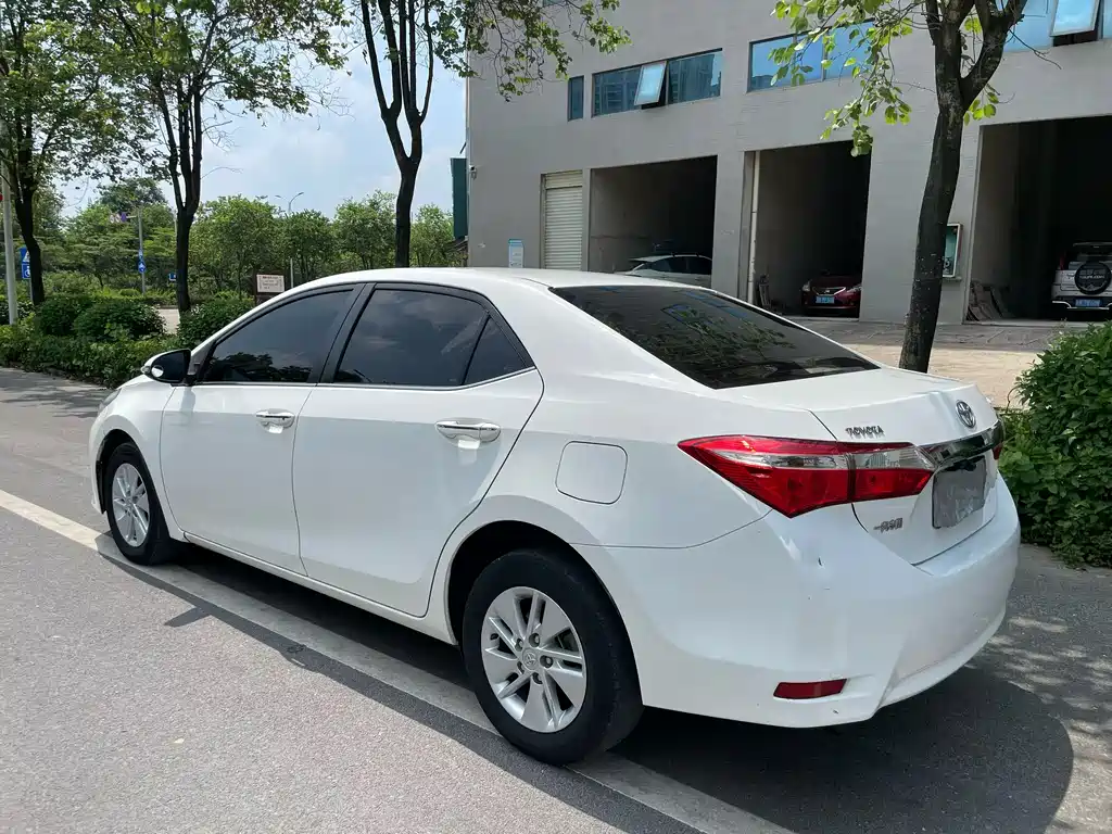 Toyota Corolla 2017 — фото 6