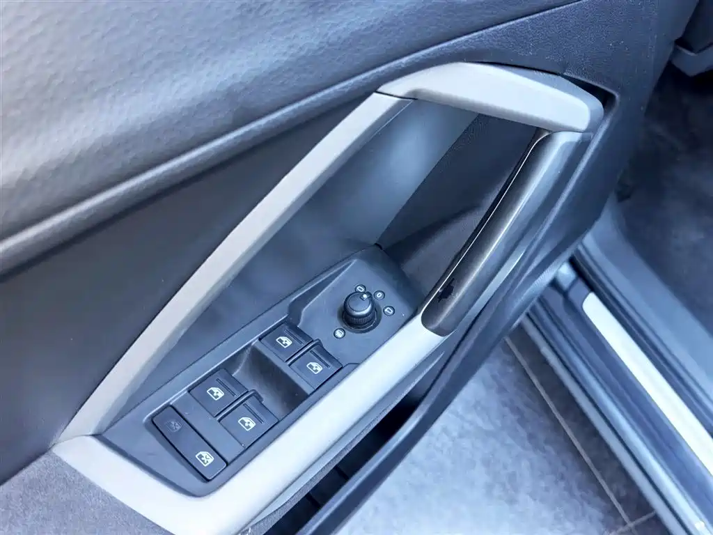 Audi Q3 2023 — фото 11