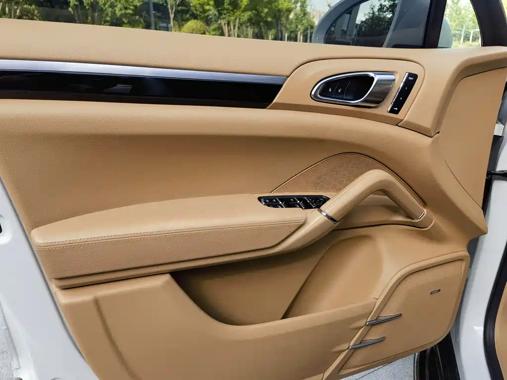 Porsche Cayenne 2015 — фото 16