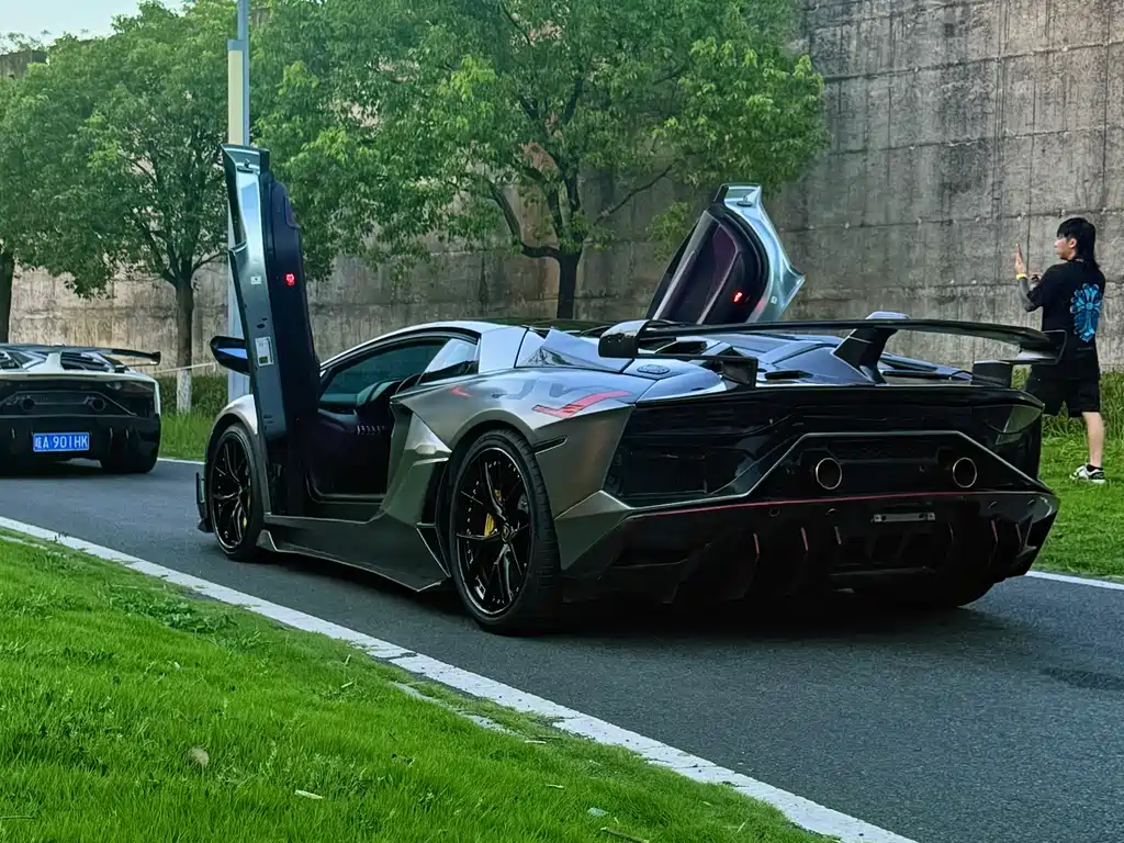 Lamborghini Aventador 2014 — фото 16
