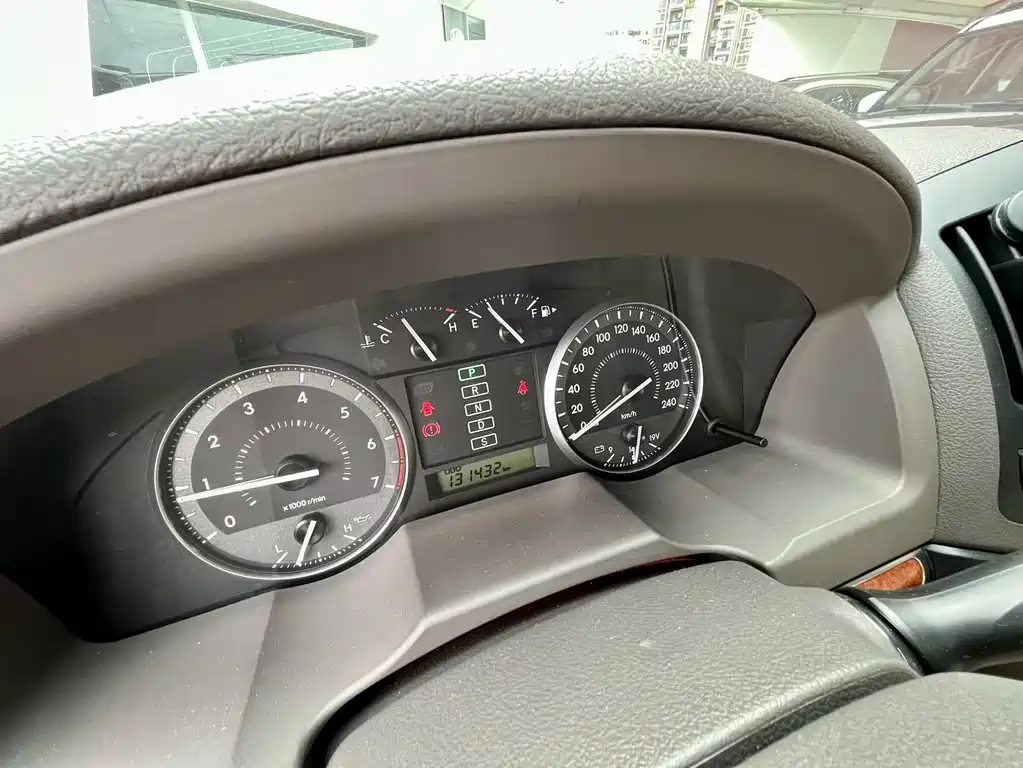 Toyota Land Cruiser 2015 — фото 10