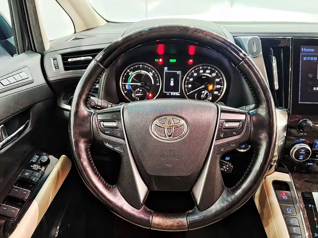 Toyota Vellfire 2022 — фото 14