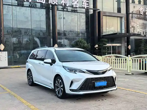 Toyota Granvia 2023