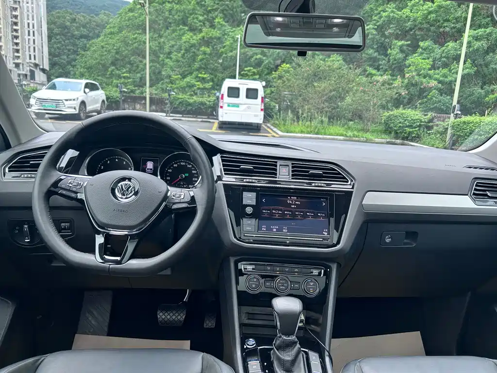 Volkswagen Tiguan L 2019 — фото 16