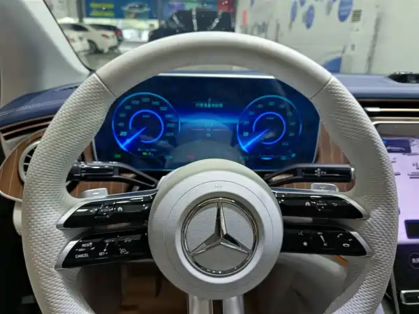 Mercedes-Benz EQE 2025