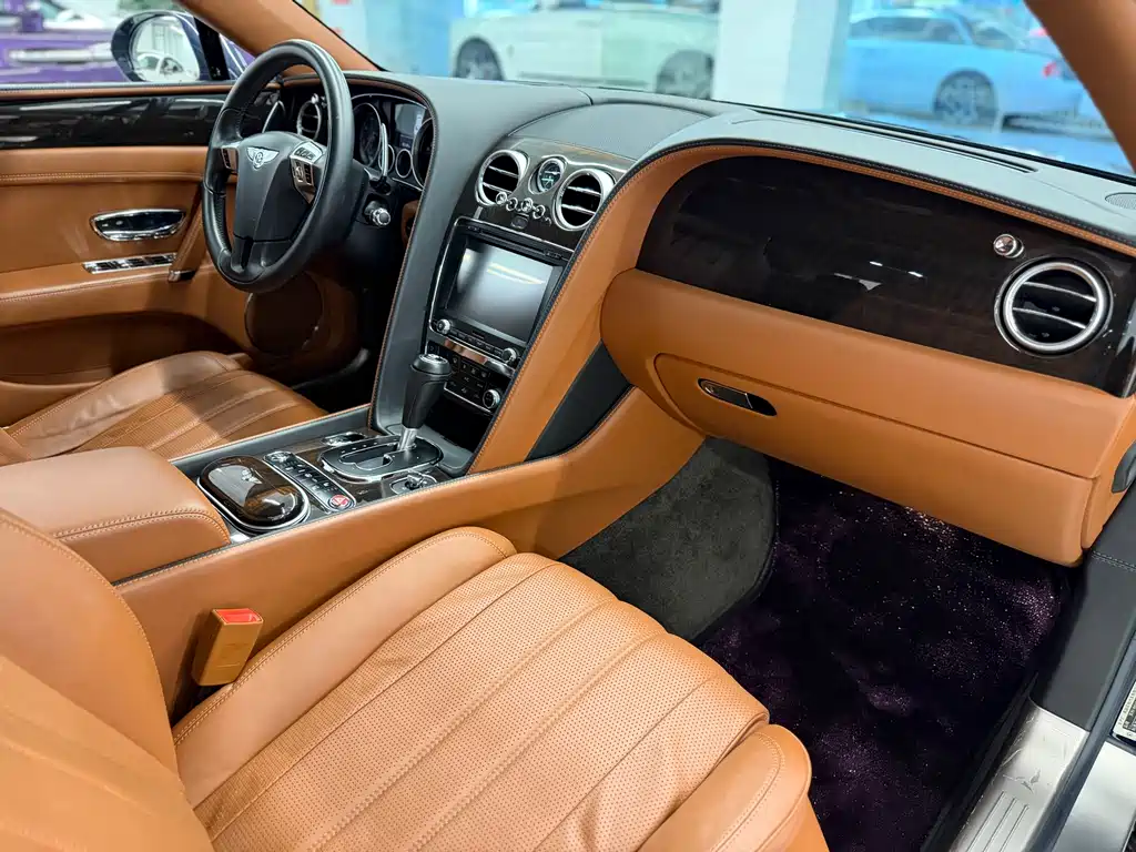Bentley Flying Spur 2018 — фото 6