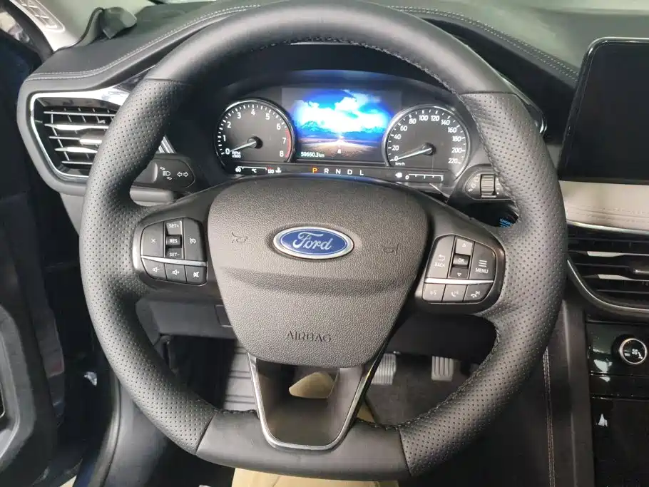 Ford Edge 2023 — фото 15
