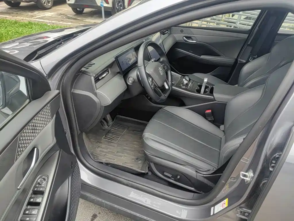 BYD Qin PLUS 2025 — фото 16