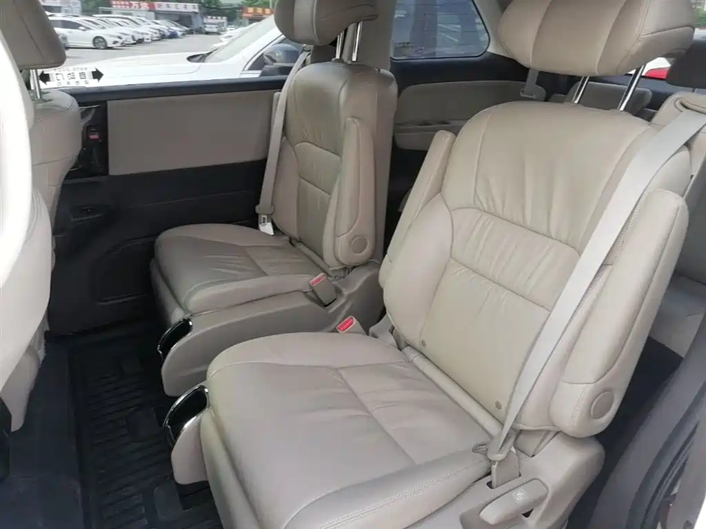 Honda Odyssey 2019 — фото 17