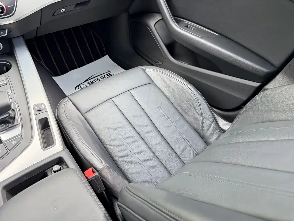 Audi A4L 2018 — фото 18