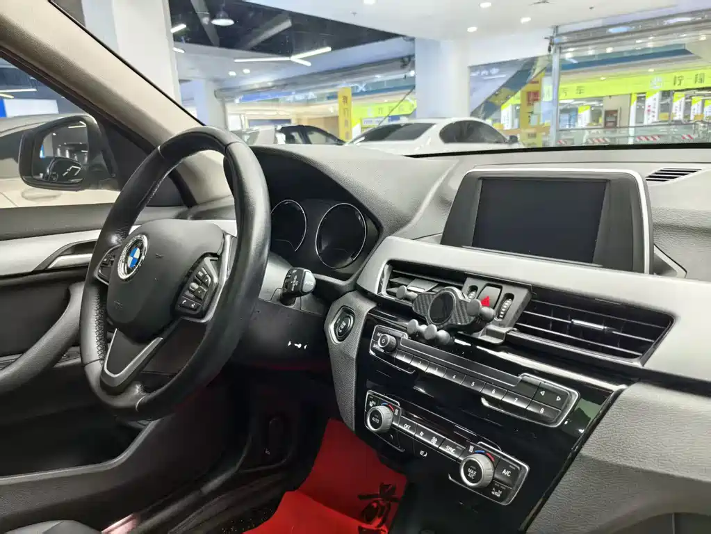 BMW X1 2018 — фото 14