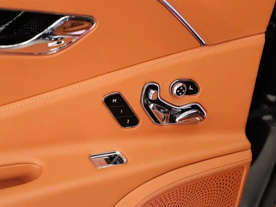 Bentley Flying Spur 2023 — фото 23