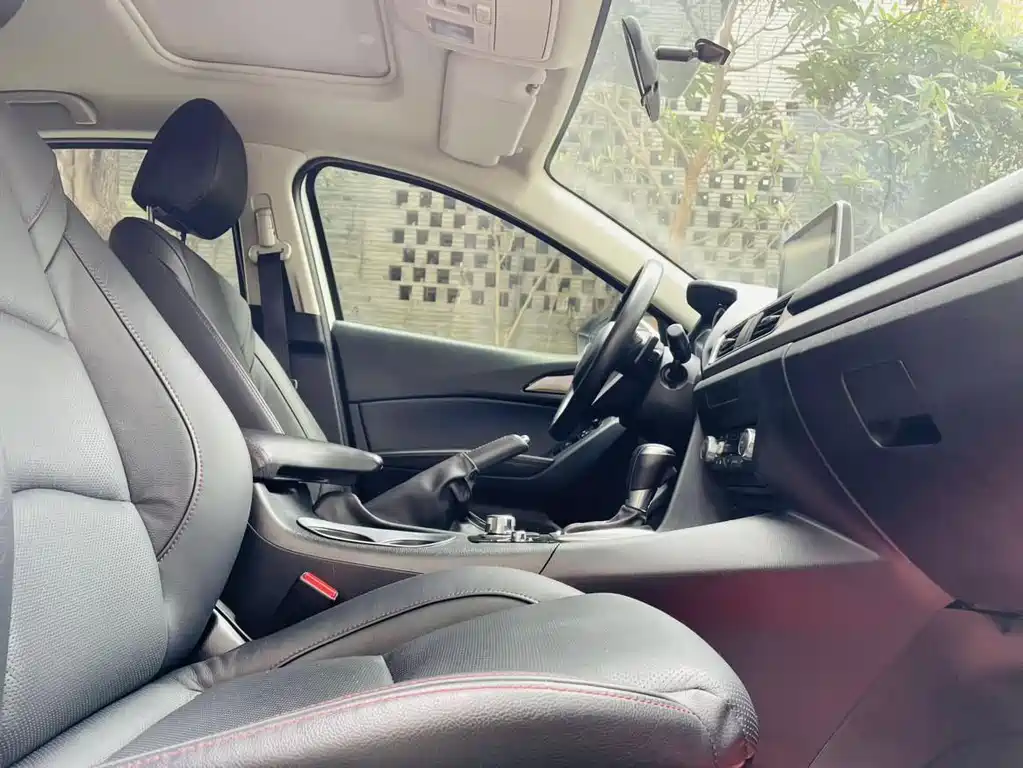 Mazda 3 Axela 2015 — фото 6