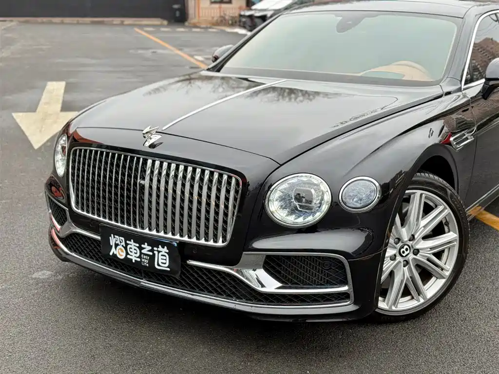 Bentley Flying Spur 2023 — фото 29