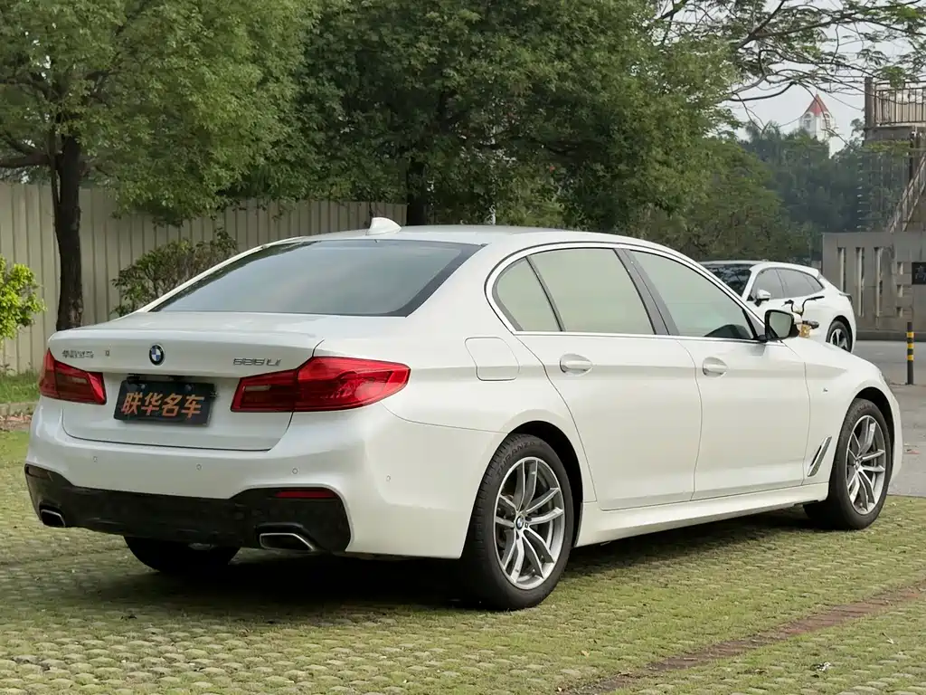 BMW 5 Series 2020 — фото 22