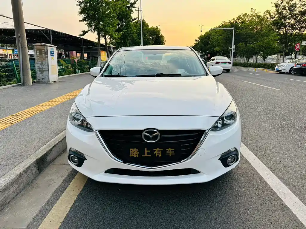 Mazda 3 Axela 2017 — фото 2