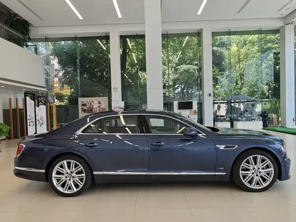Bentley Flying Spur 2022