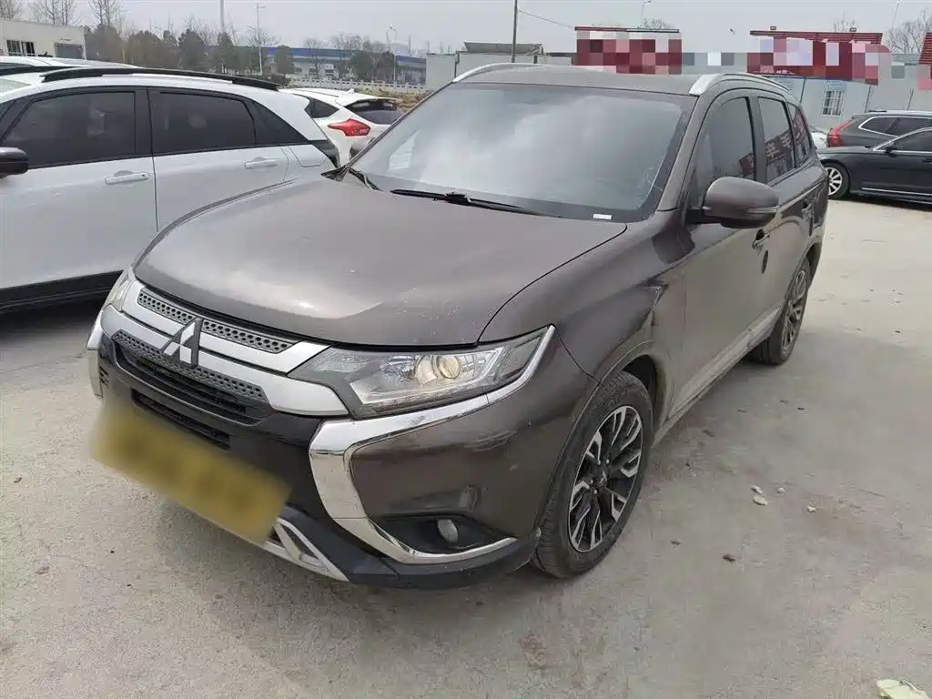Mitsubishi Outlander 2019 — фото 8
