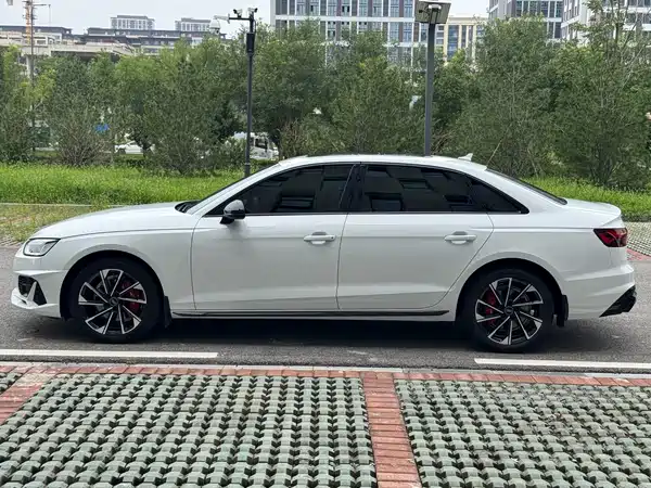 Audi A4L 2023