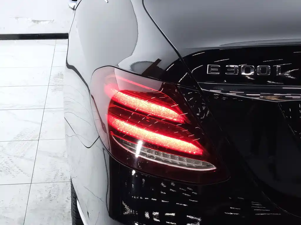 Mercedes-Benz E-Class 2020 — фото 22