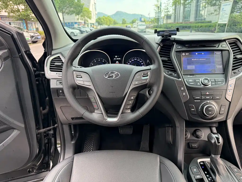 Hyundai Santa Fe 2016 — фото 15