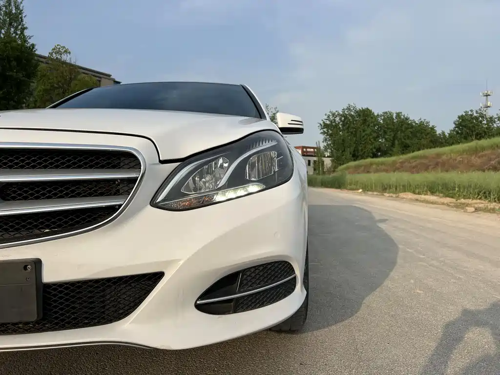 Mercedes-Benz E-Class 2016 — фото 18