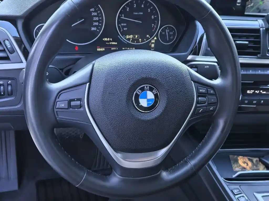 BMW 3 Series 2018 — фото 7