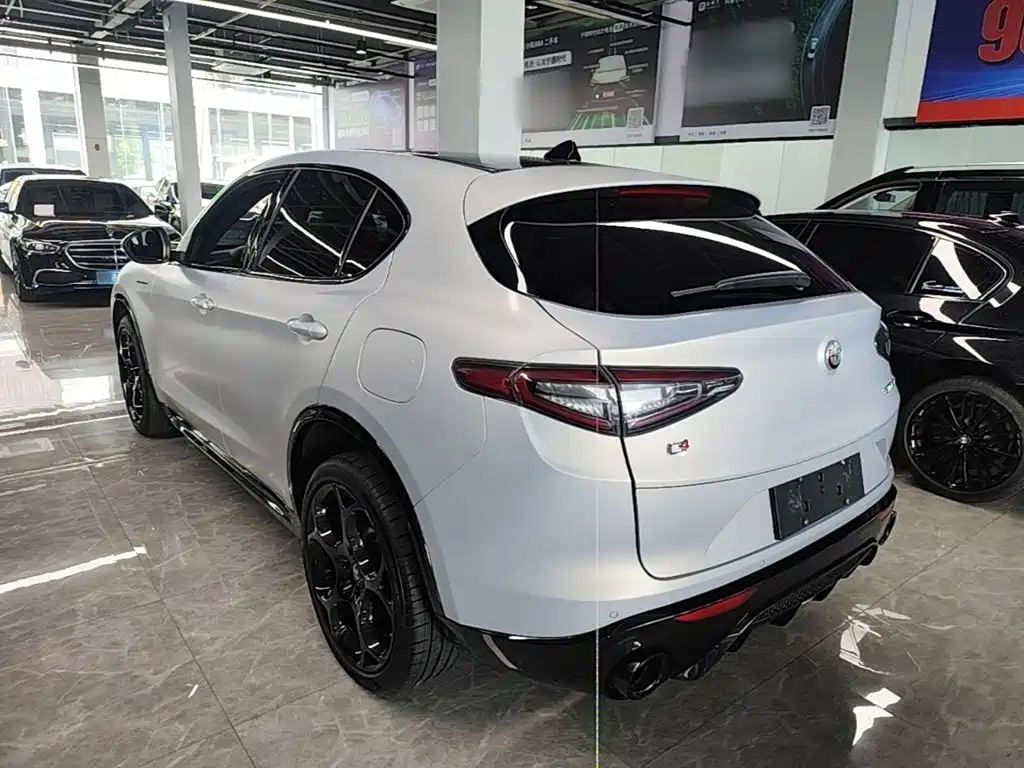 Alfa Romeo Stelvio 2023 — фото 5
