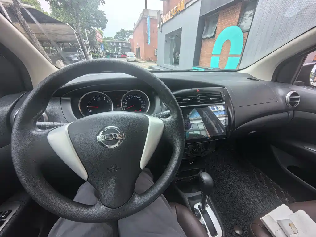 Nissan Livina 2017 — фото 14